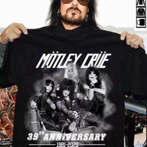 Mötley Crüe 39th Anniversary Graphic T-Shirt