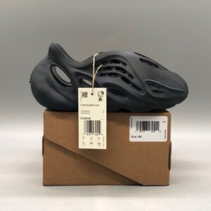 Adidas Yeezy Foam Runner Kids Onyx Black One-Piece Hollow Foam Sandals