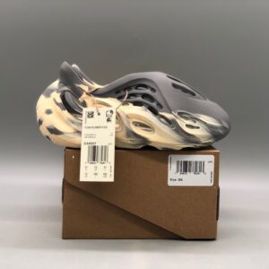 Adidas Yeezy Foam Runner Kids MX Carbon Marbled Hollow Foam Sandals